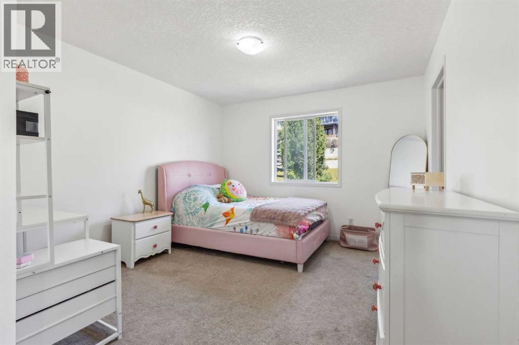 Single Family House for Sale in  Springbank Way SW Springbank Hill Calgary 
