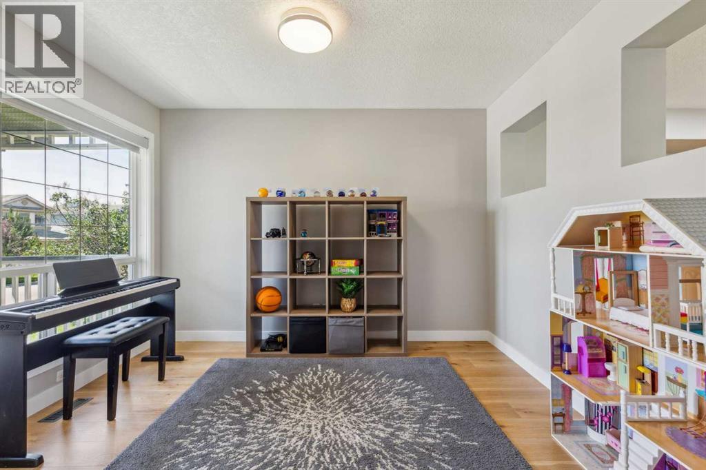 Single Family House for Sale in  Springbank Way SW Springbank Hill Calgary 