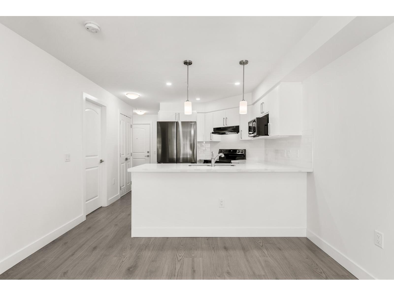 Photo 4 of 110 19730 56 Avenue, Langley BC