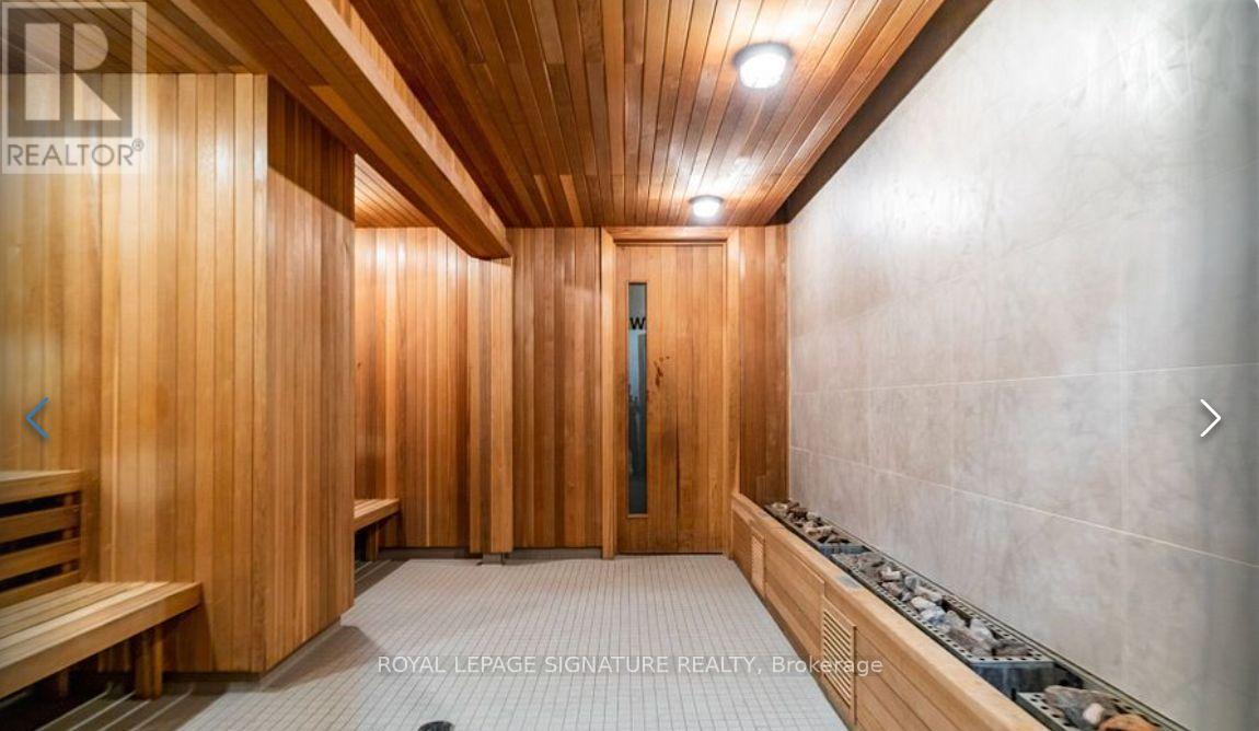 Photo 5 of 1007 560 Front Street W, Toronto ON