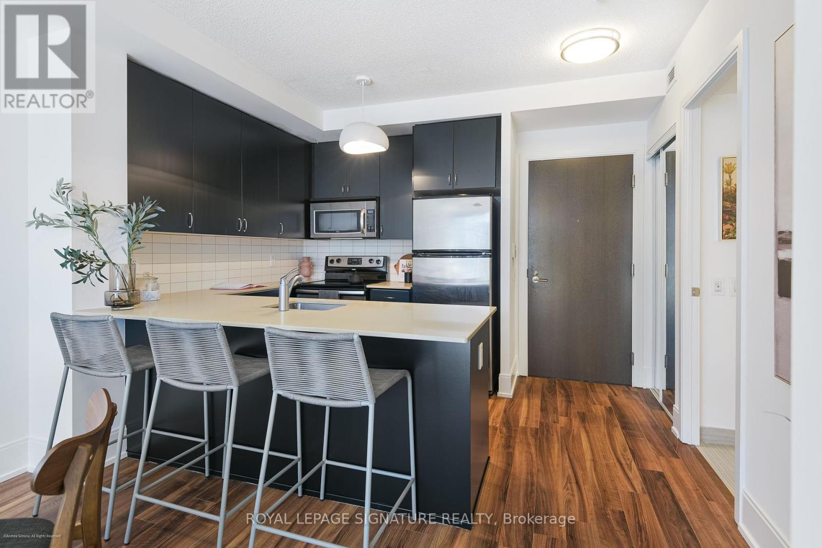 Photo 8 of 1007 560 Front Street W, Toronto ON