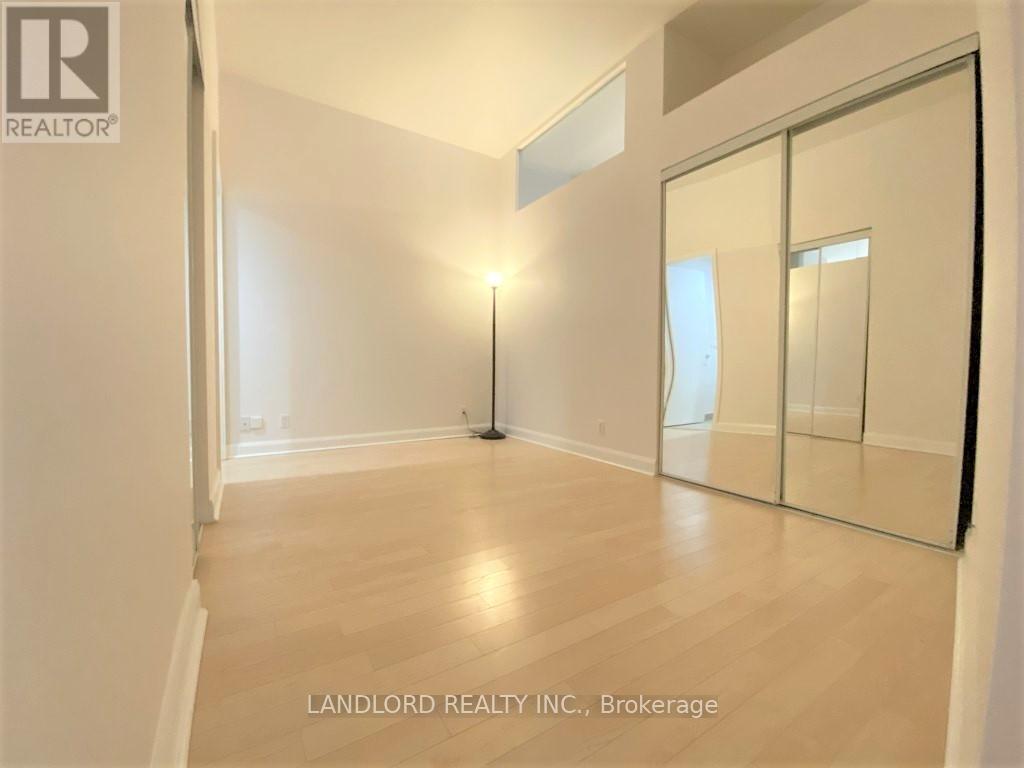 Photo 14 of 212 700 King Street W, Toronto ON