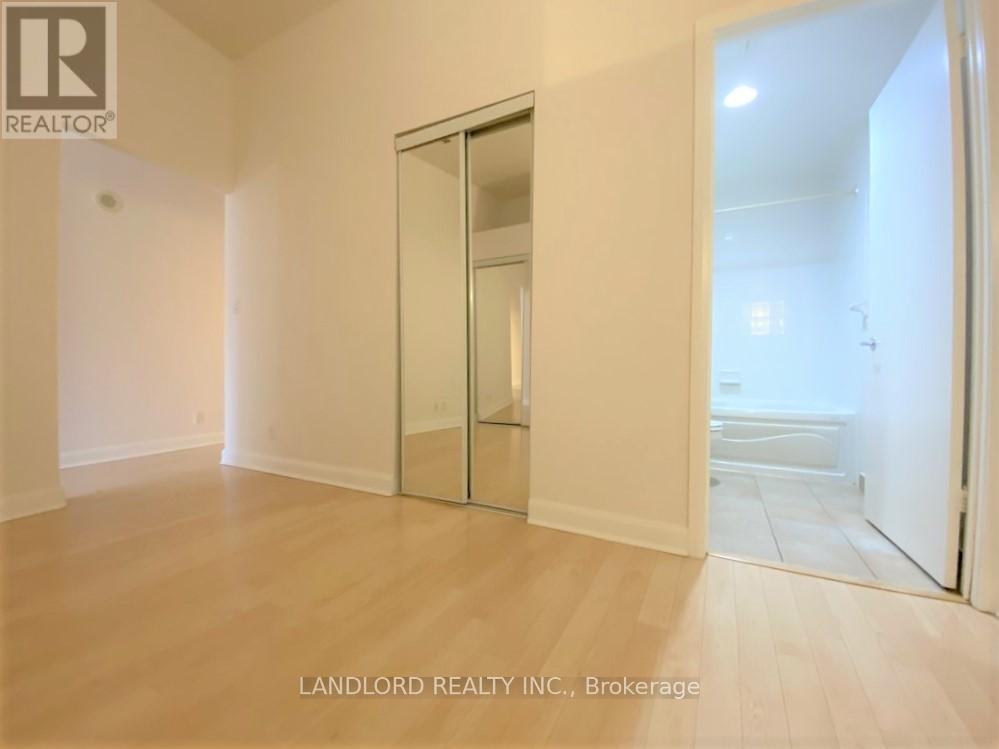 Photo 16 of 212 700 King Street W, Toronto ON