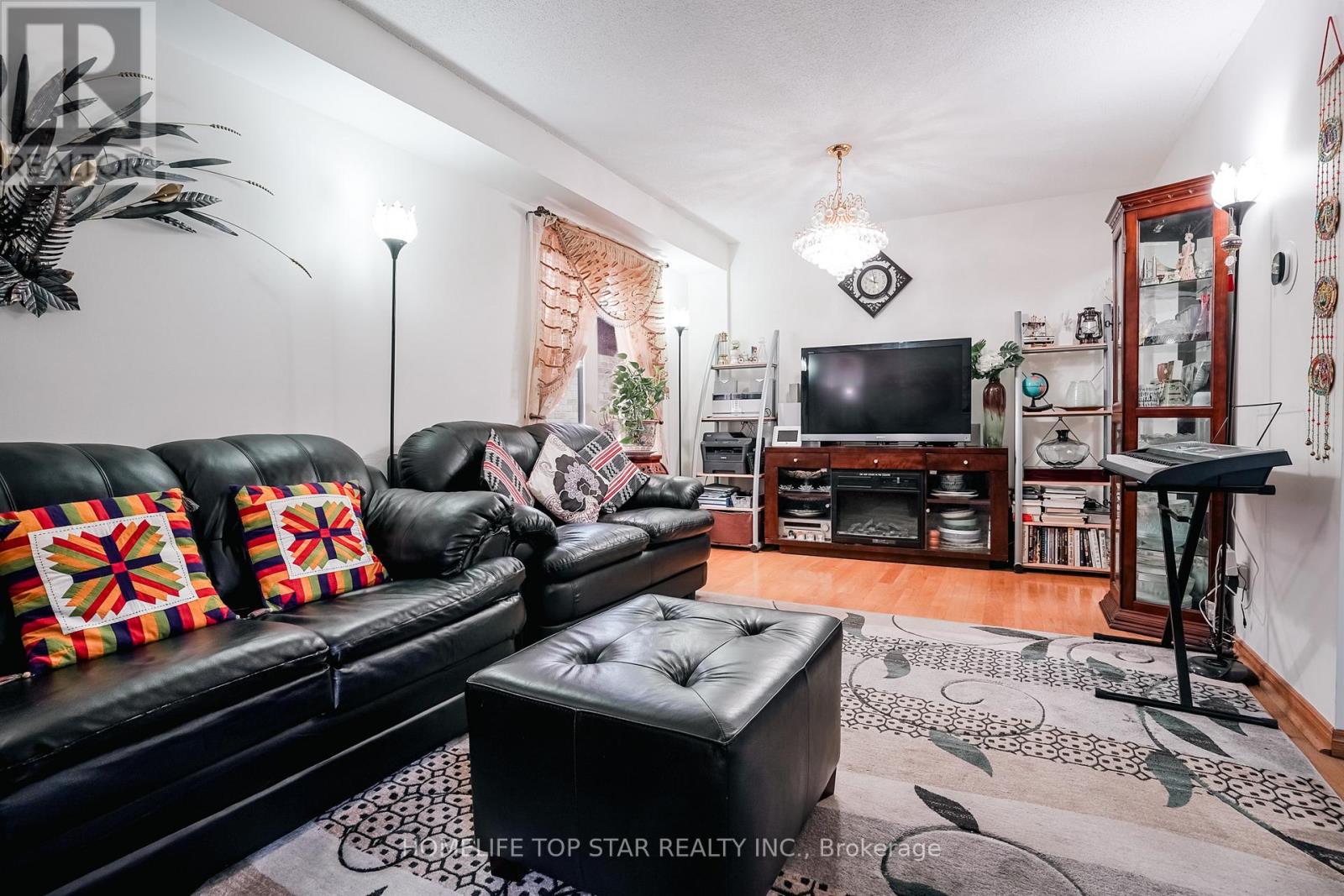 Photo 2 of 159 Heale Avenue, Toronto ON