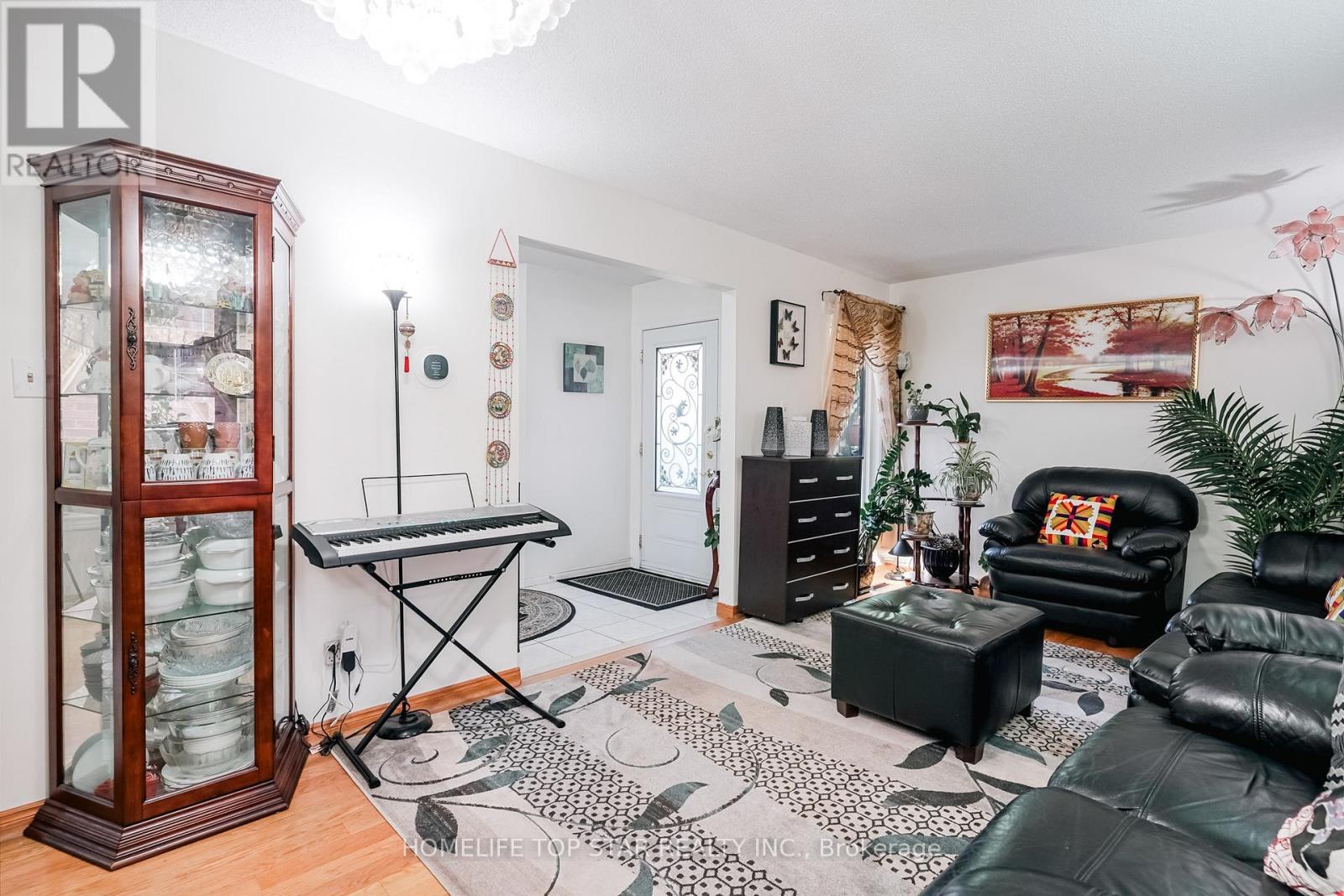 Photo 12 of 159 Heale Avenue, Toronto ON