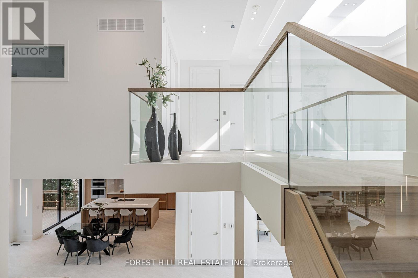 Photo 42 of 105 Castle Hill Drive, Toronto ON