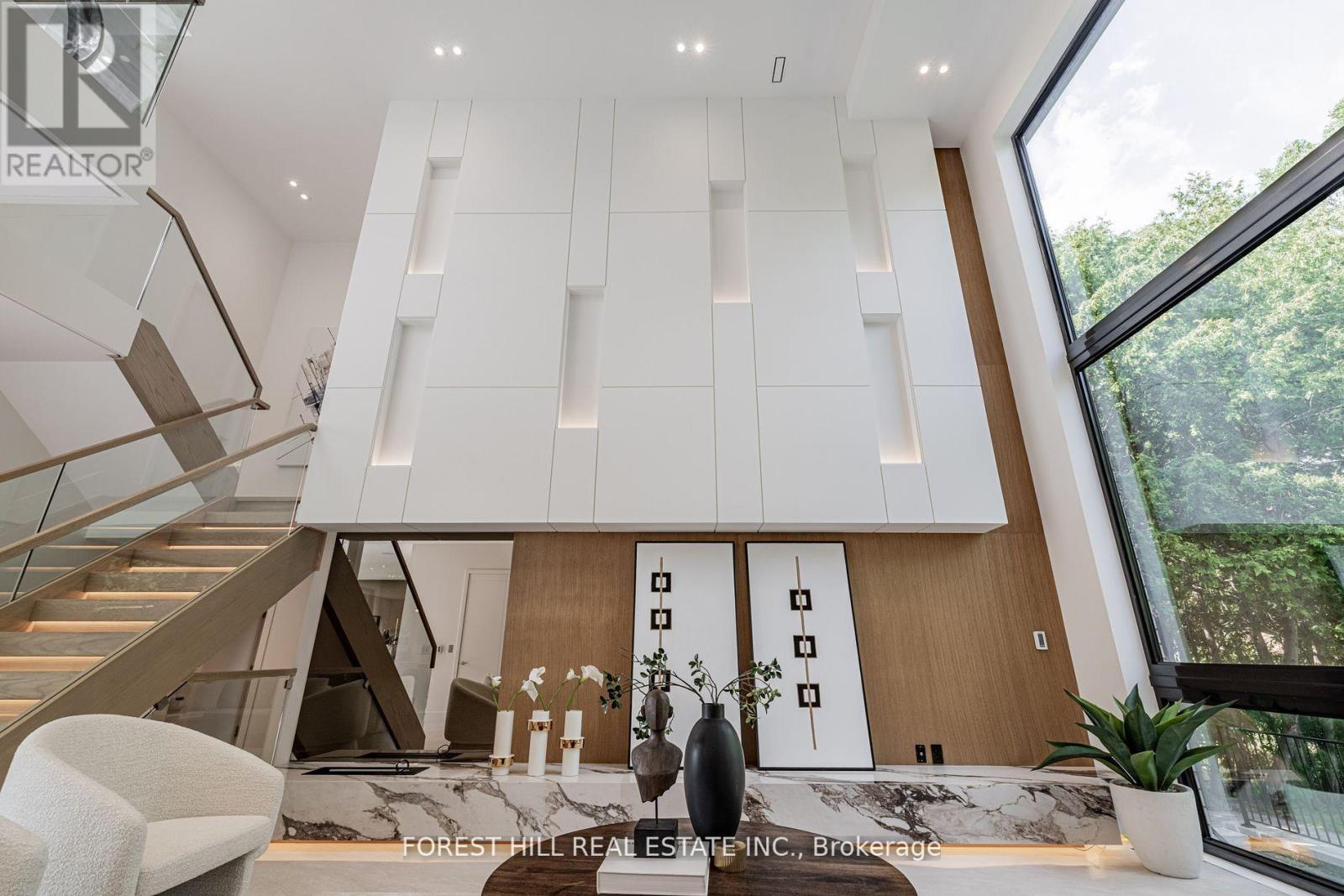 Photo 28 of 105 Castle Hill Drive, Toronto ON