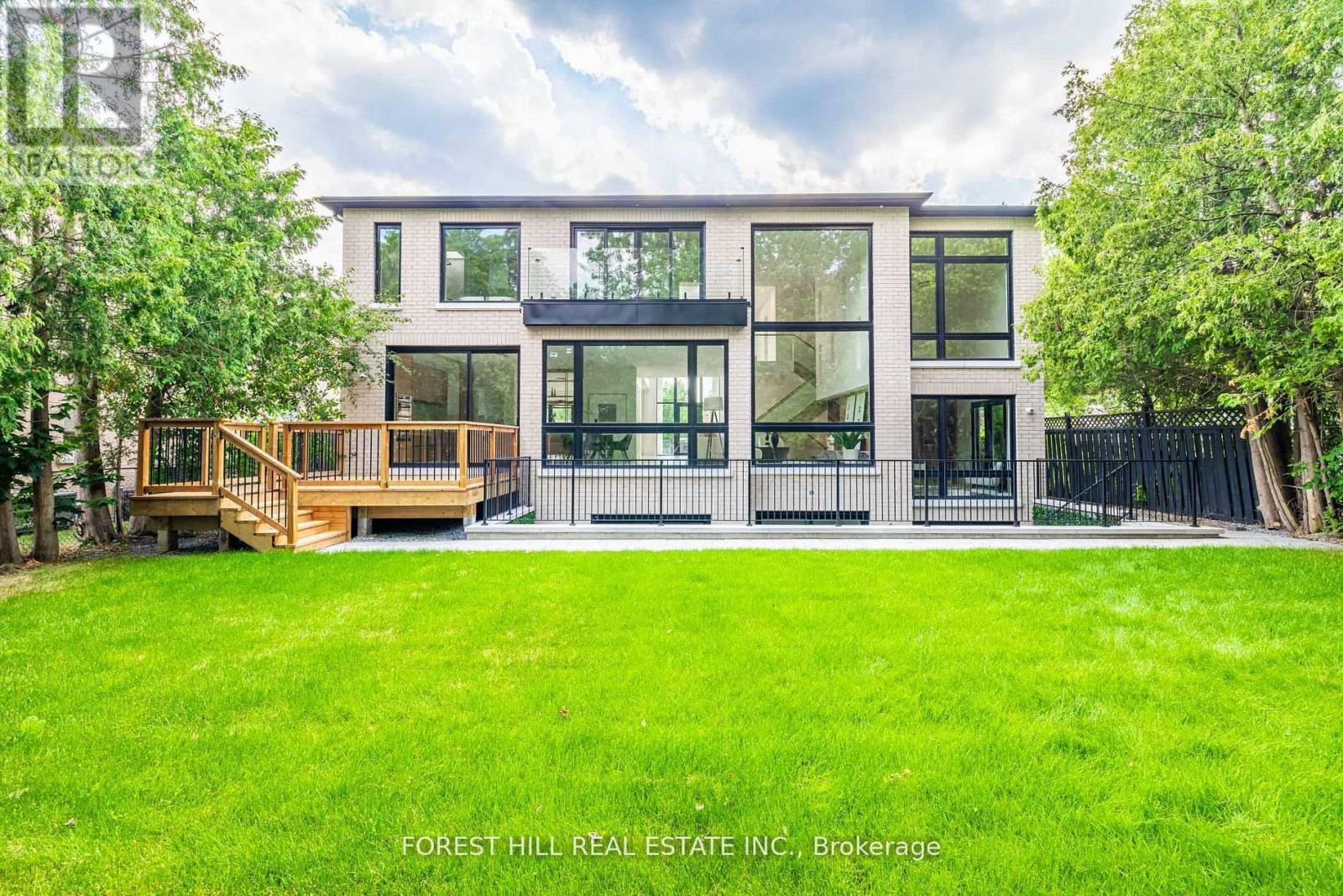 Photo 41 of 105 Castle Hill Drive, Toronto ON