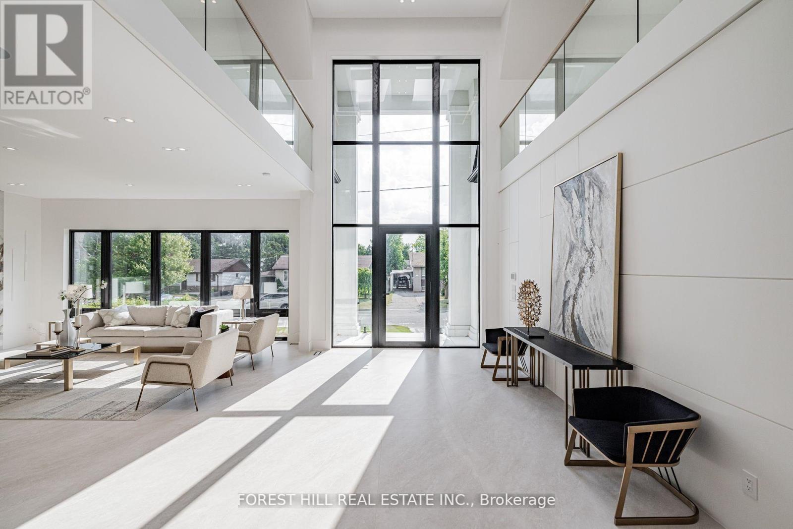 Photo 5 of 105 Castle Hill Drive, Toronto ON
