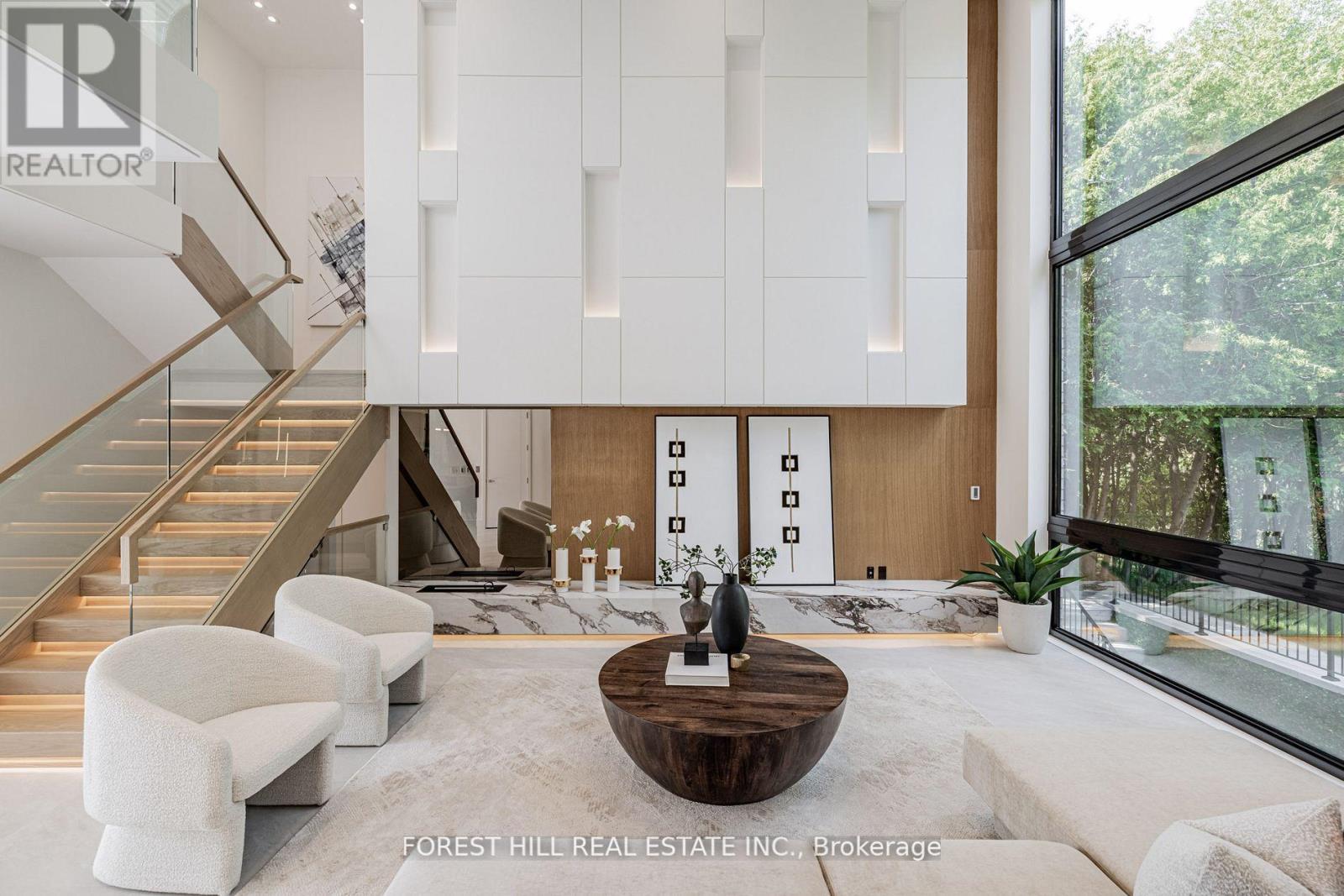 Photo 46 of 105 Castle Hill Drive, Toronto ON