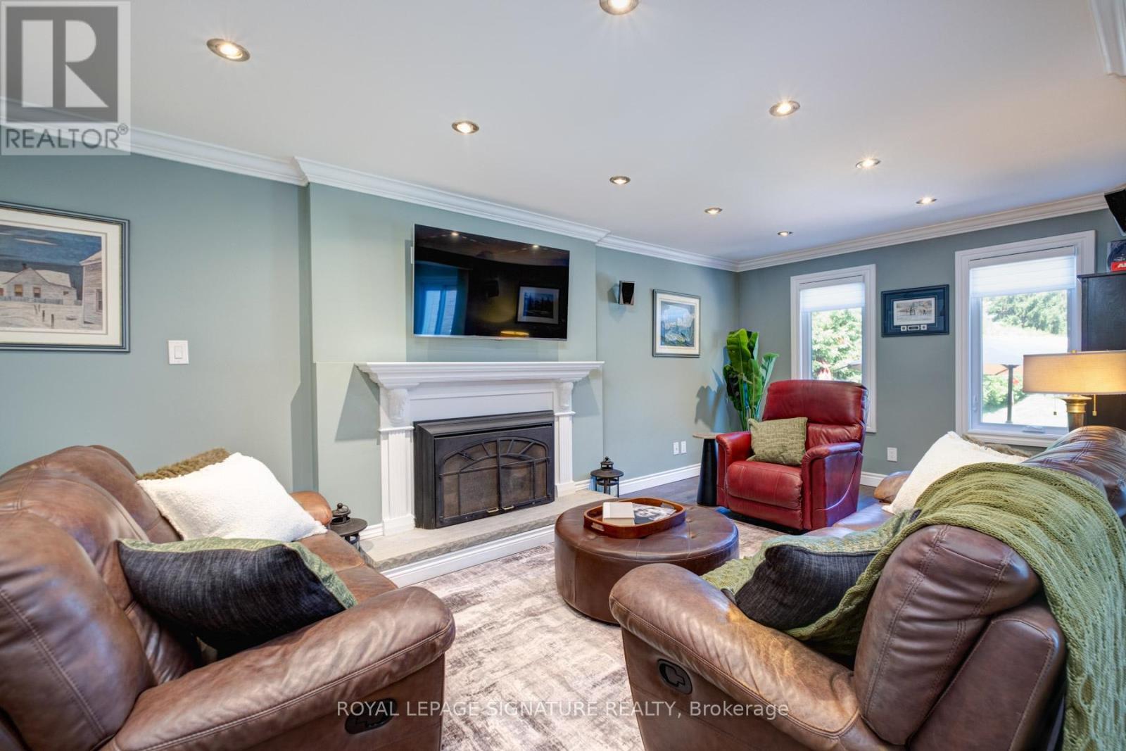 Photo 11 of 1405 Rougemount Drive, Pickering ON