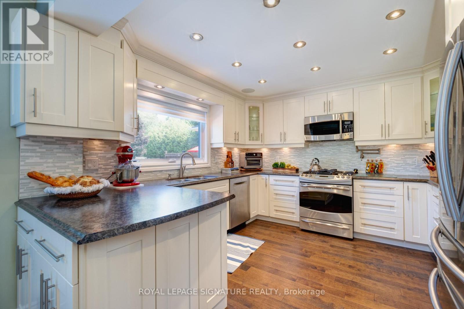 Photo 7 of 1405 Rougemount Drive, Pickering ON