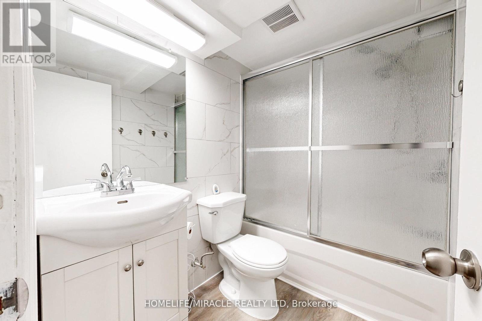 Photo 11 of 590 Jones Avenue W, Toronto ON