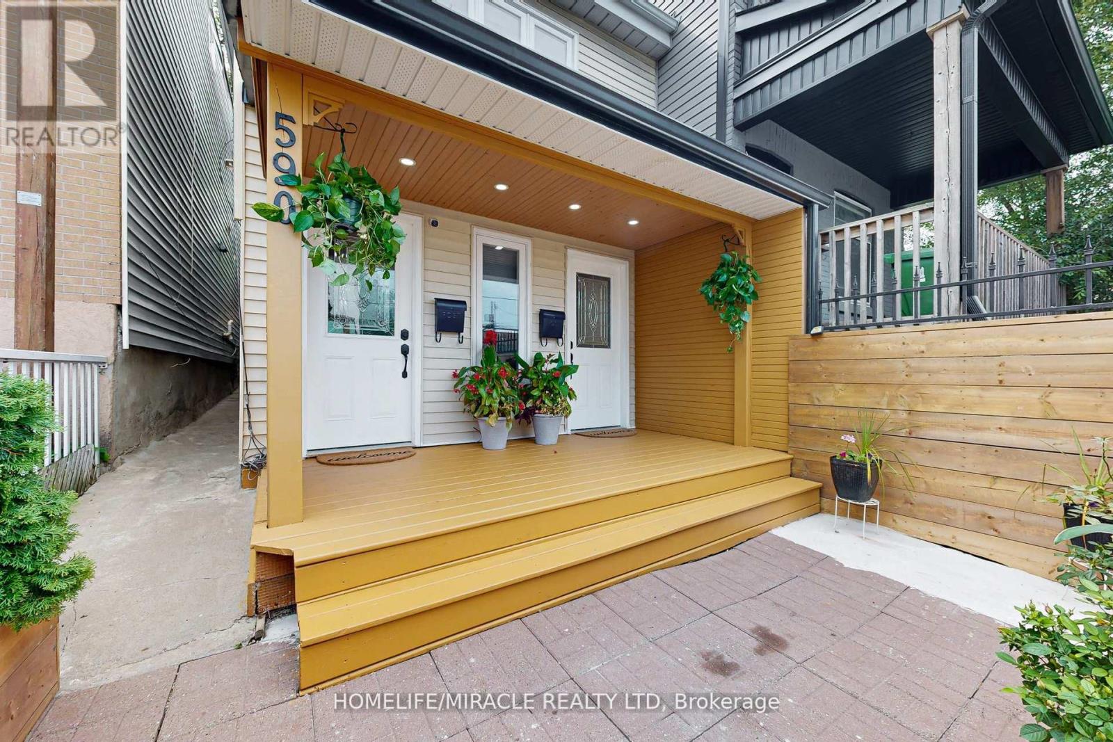 Photo 10 of 590 Jones Avenue W, Toronto ON