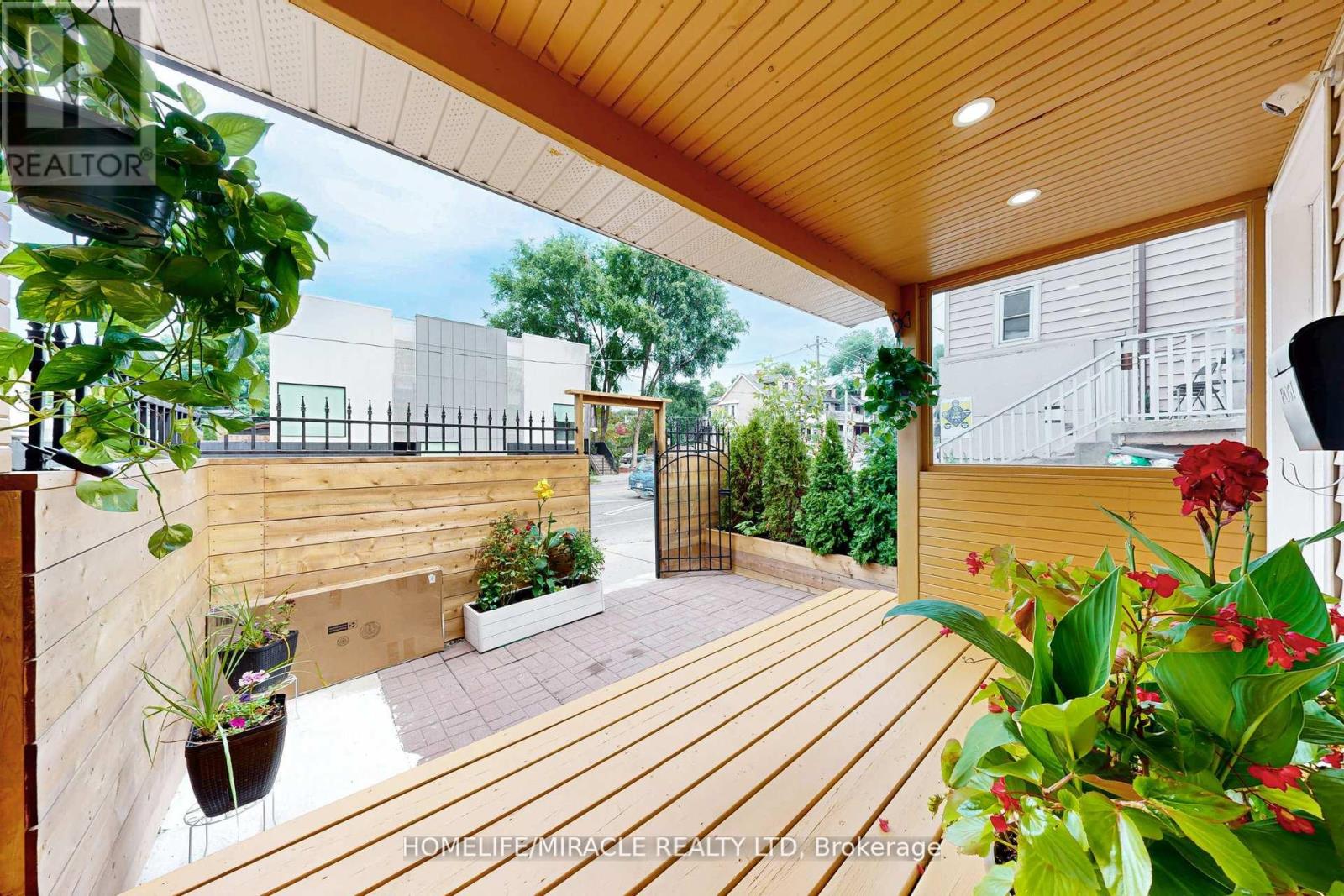 Photo 24 of 590 Jones Avenue W, Toronto ON