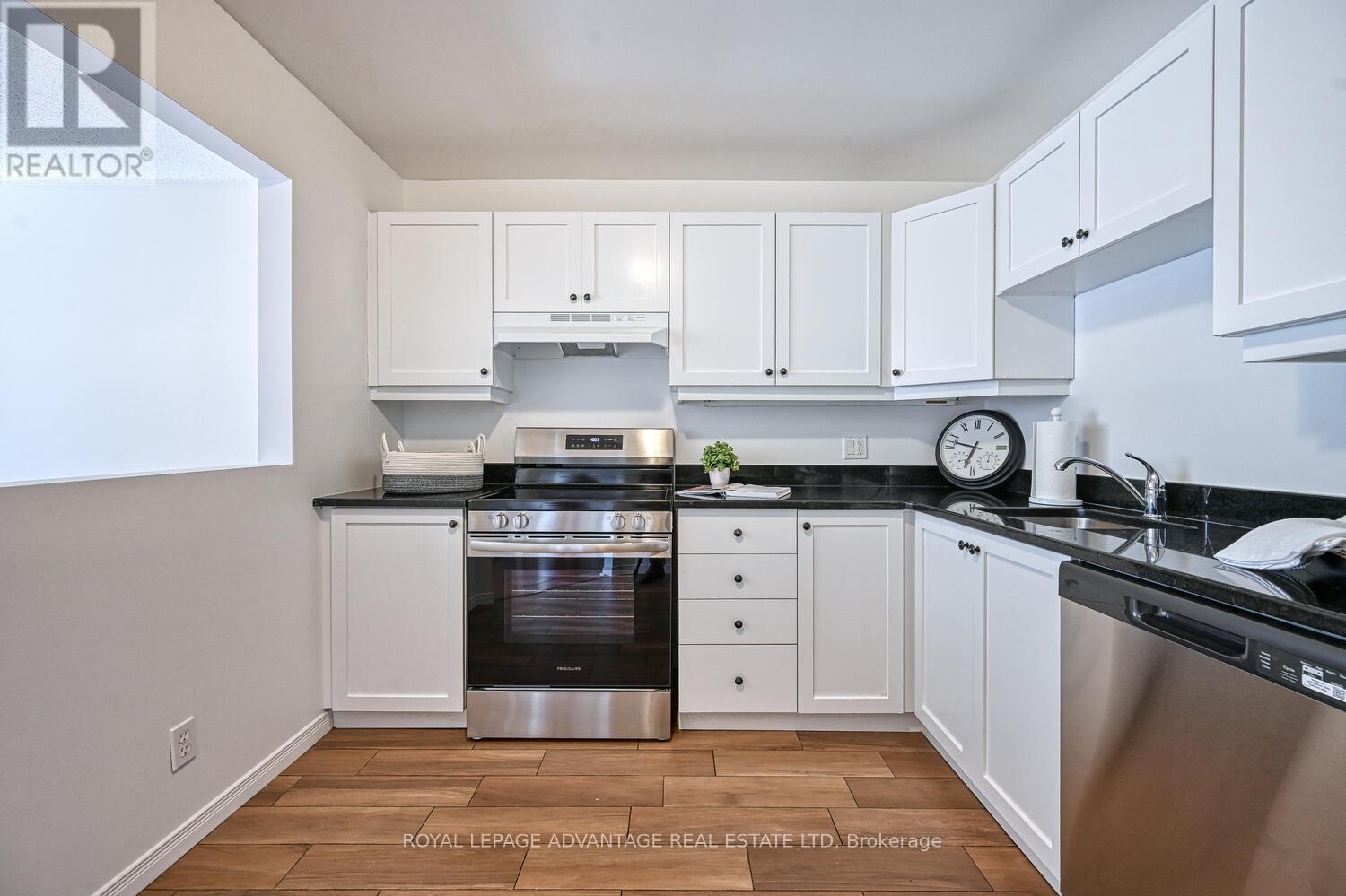 Photo 3 of 316 40 Pearl Street, Smiths Falls ON
