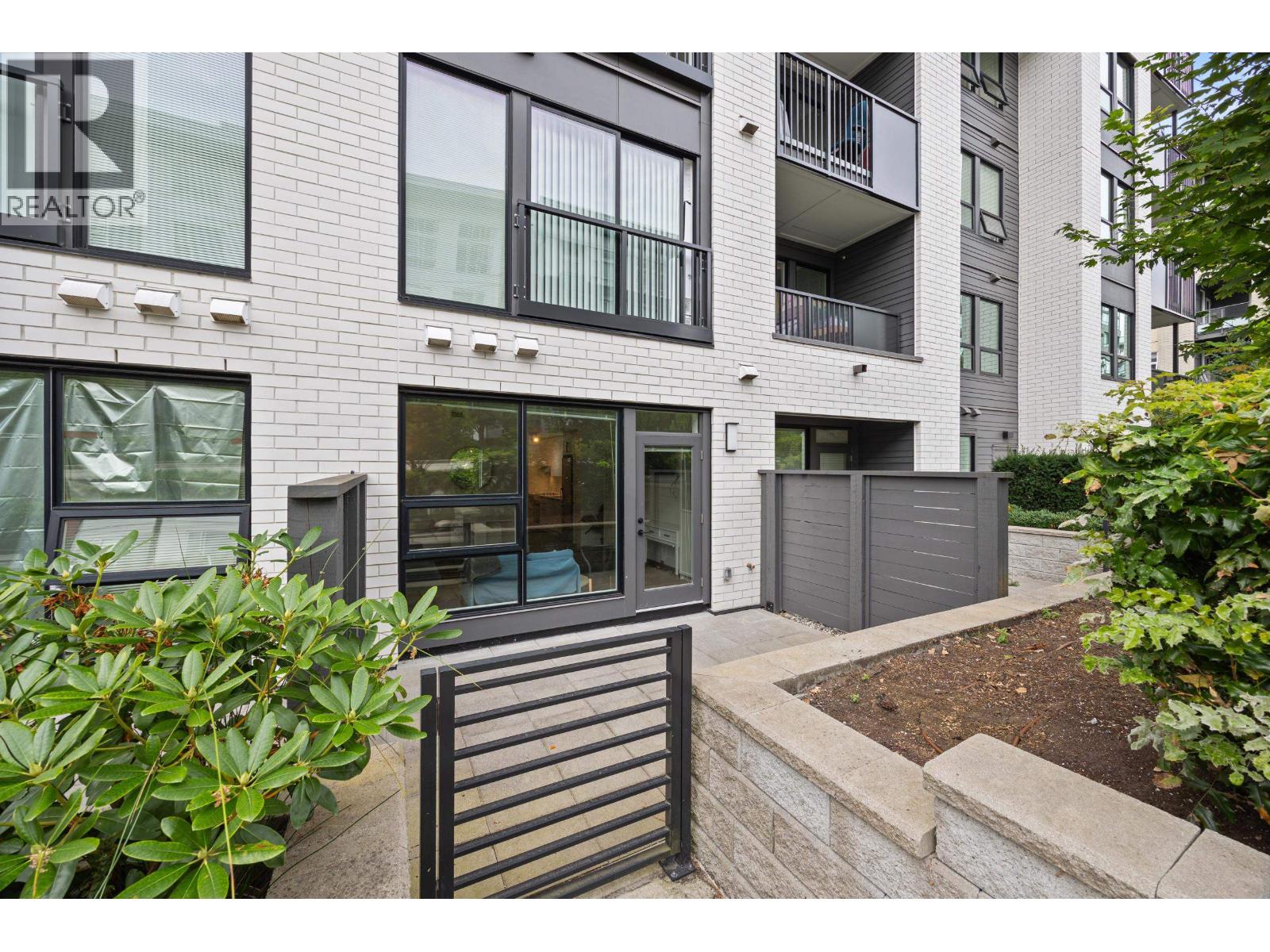 Photo 9 of 104 9228 Slopes Mews, Burnaby BC