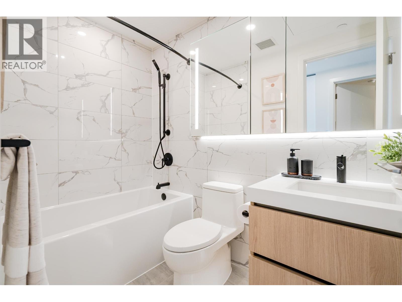 Photo 23 of 306 5987 Wilson Avenue, Burnaby BC