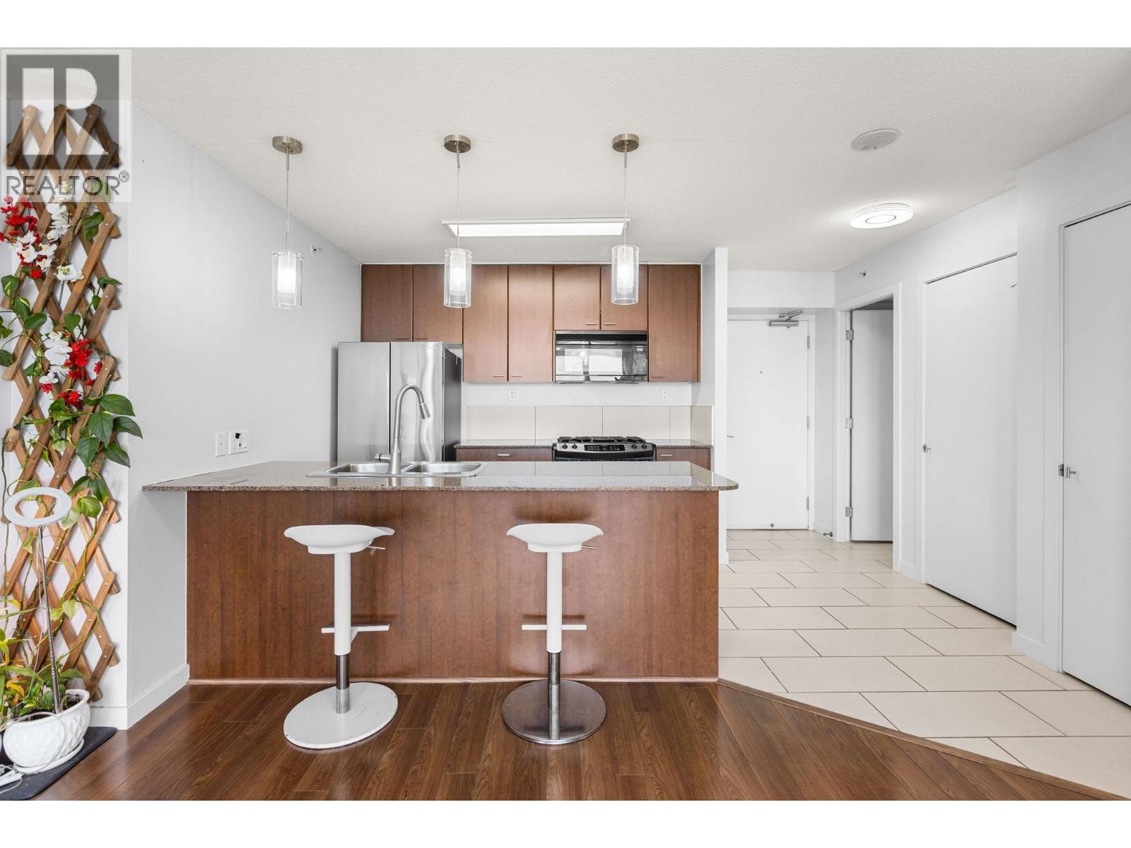 Photo 5 of 2705 7063 Hall Avenue, Burnaby BC
