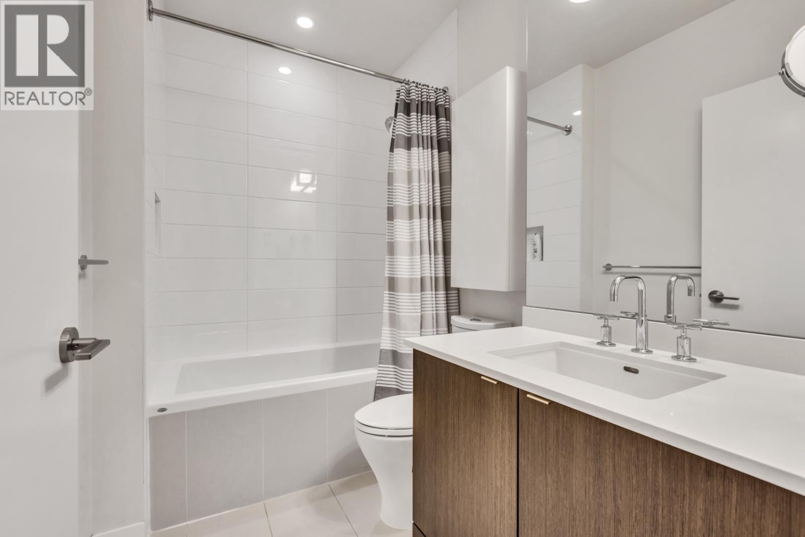 Photo 19 of 1801 111 E 1st Avenue, Vancouver BC