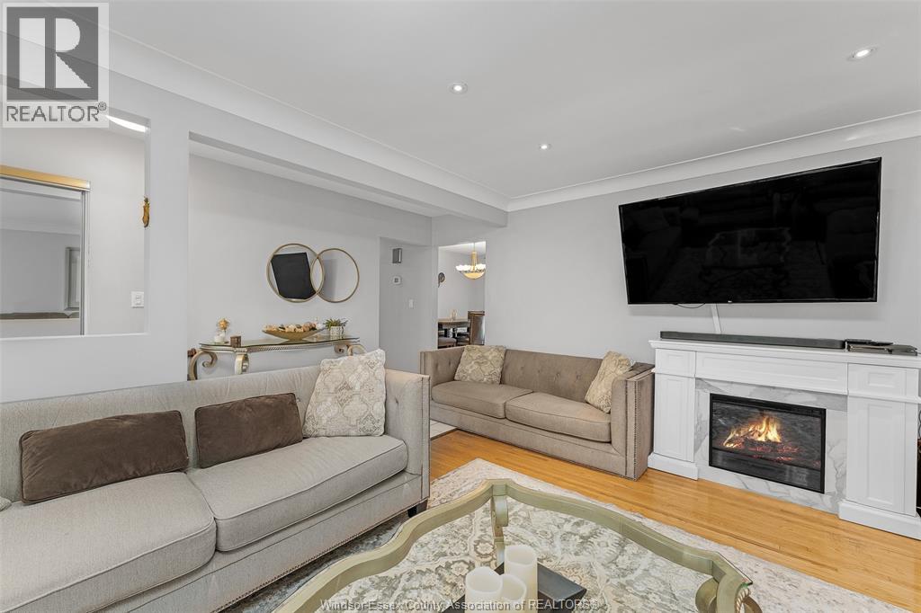 Photo 10 of 2480 Everts, Windsor ON