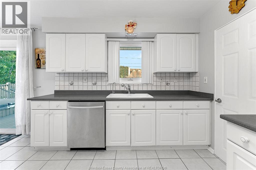 Photo 16 of 2480 Everts, Windsor ON
