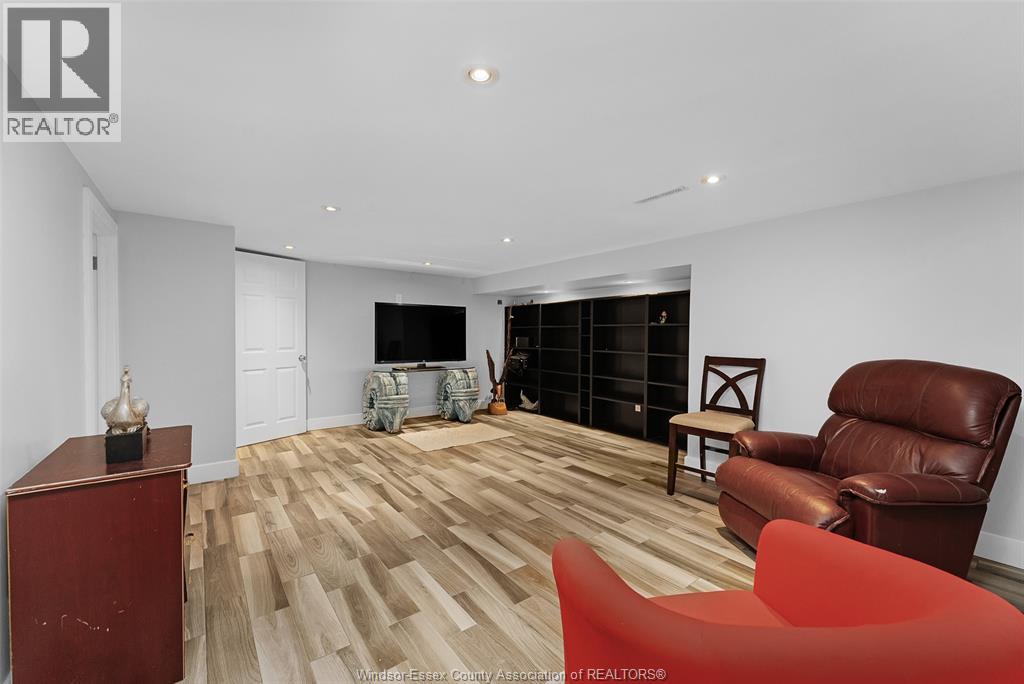 Photo 43 of 2480 Everts, Windsor ON