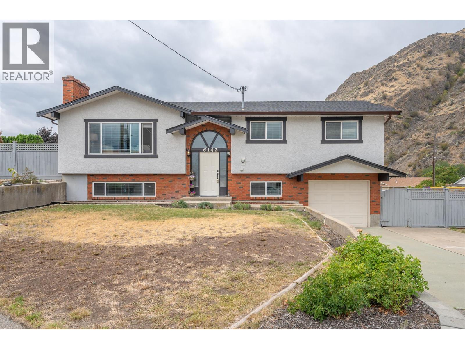 6142 Eveningstar Close, Oliver