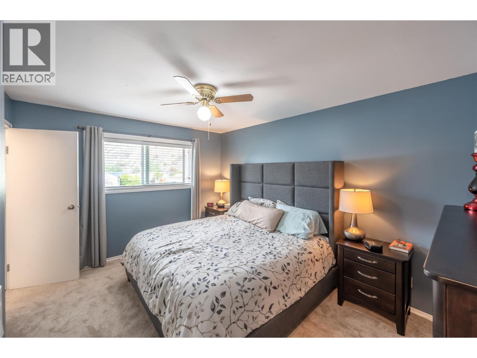 6142 Eveningstar Close, Oliver