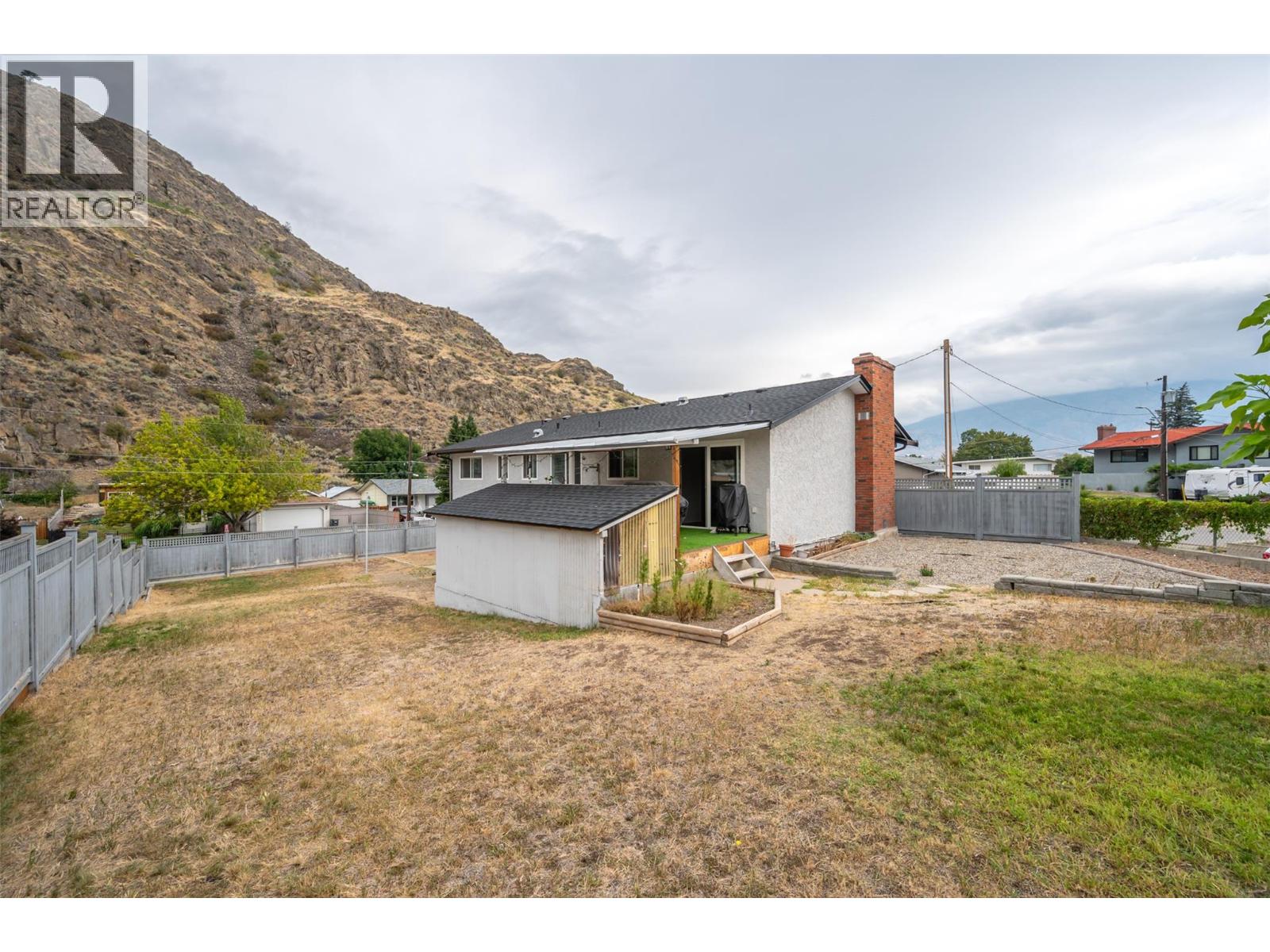 6142 Eveningstar Close, Oliver