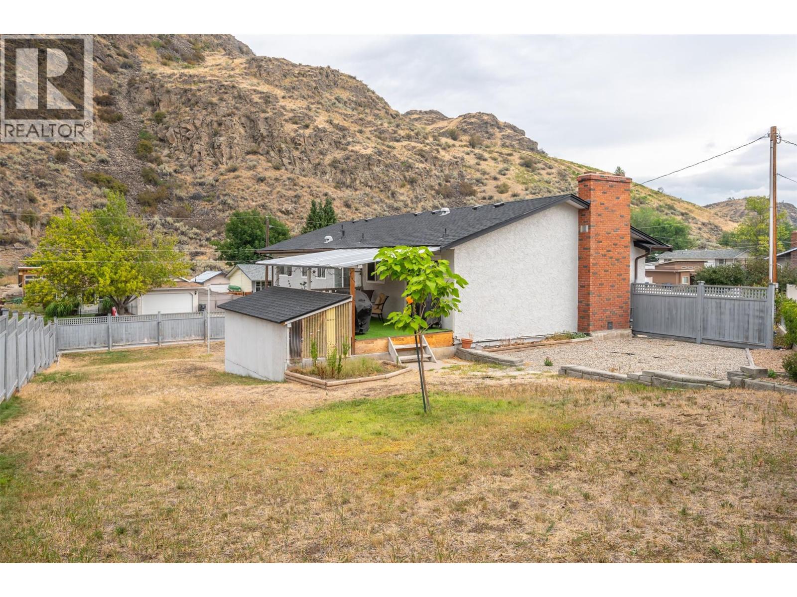6142 Eveningstar Close, Oliver