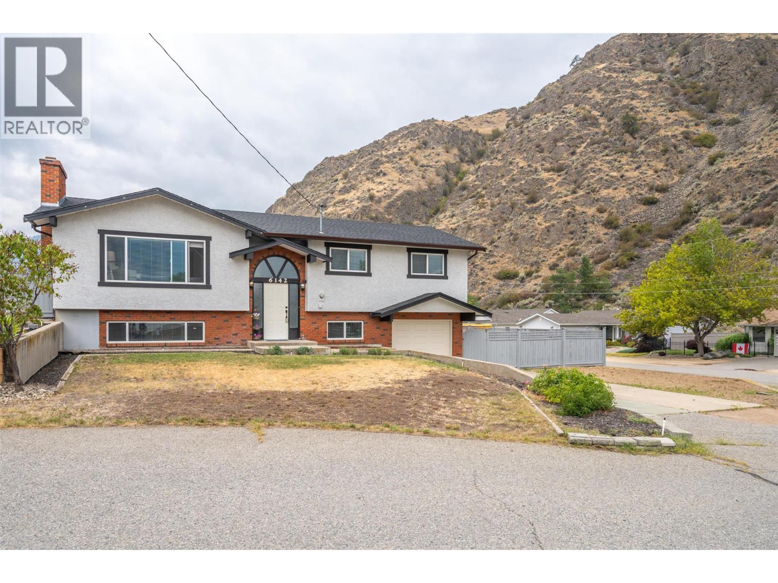 6142 Eveningstar Close, Oliver