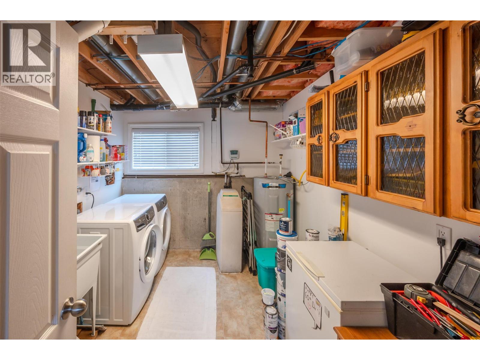 6142 Eveningstar Close, Oliver