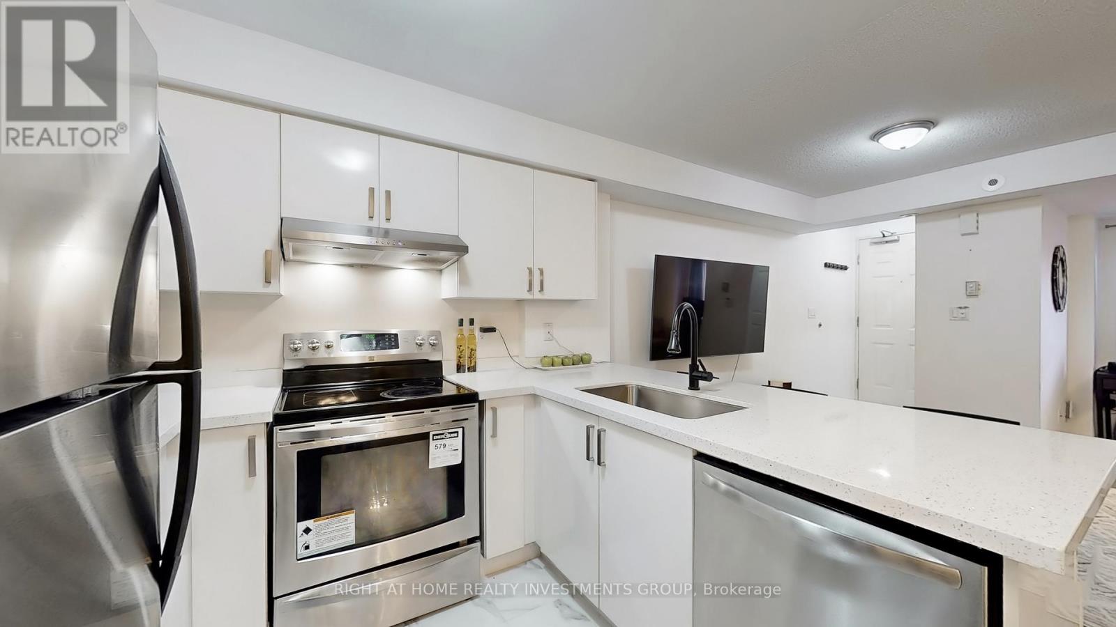 Photo 8 of 118 316 John Street, Markham ON