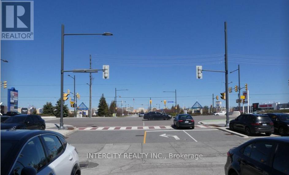 Photo 4 of 226 3883 Highway 7, Vaughan ON