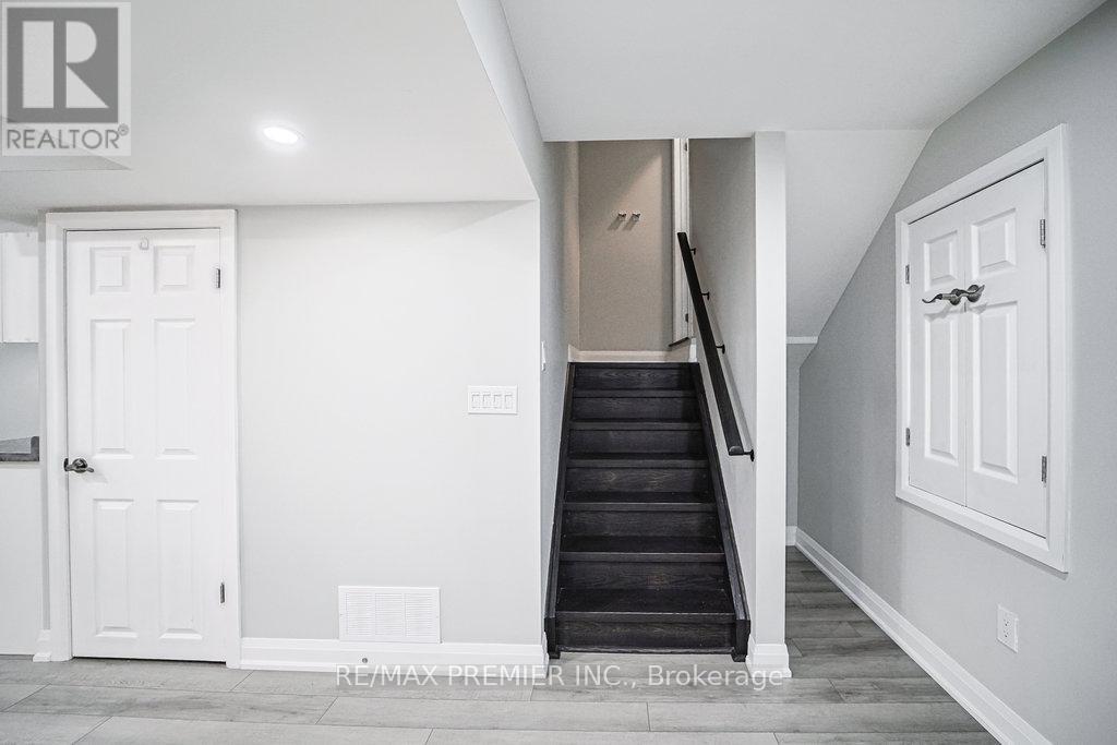 Photo 13 of 131 Landolfi Way, Bradford West Gwillimbury ON