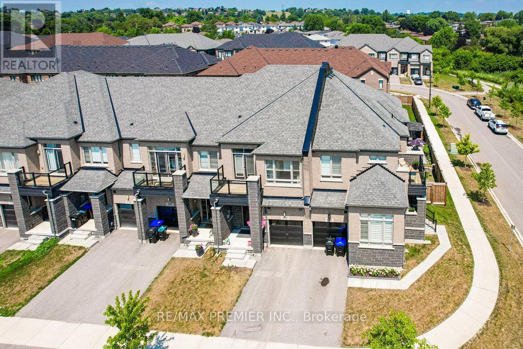 Photo 16 of 131 Landolfi Way, Bradford West Gwillimbury ON