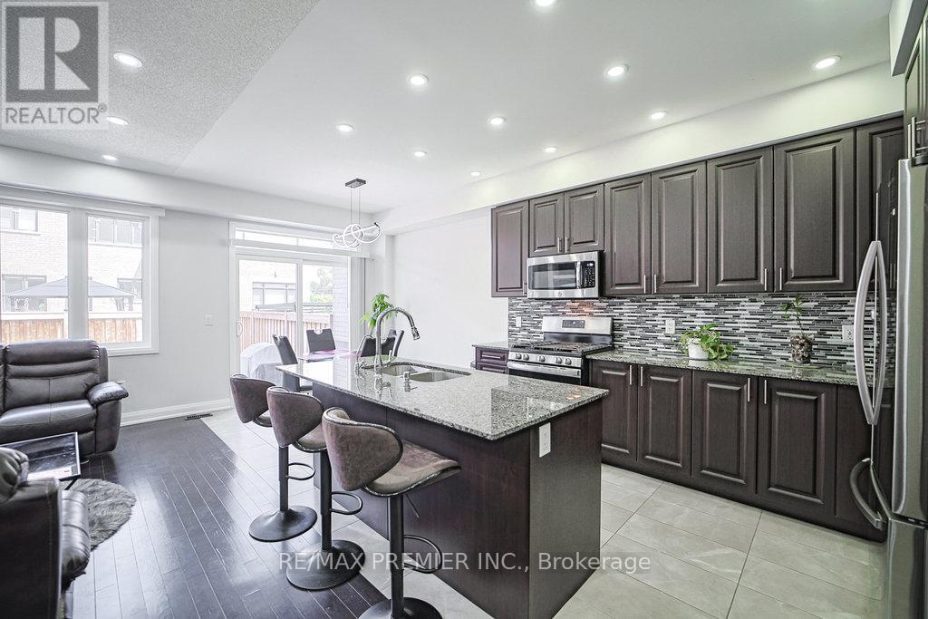 Photo 1 of 131 Landolfi Way, Bradford West Gwillimbury ON