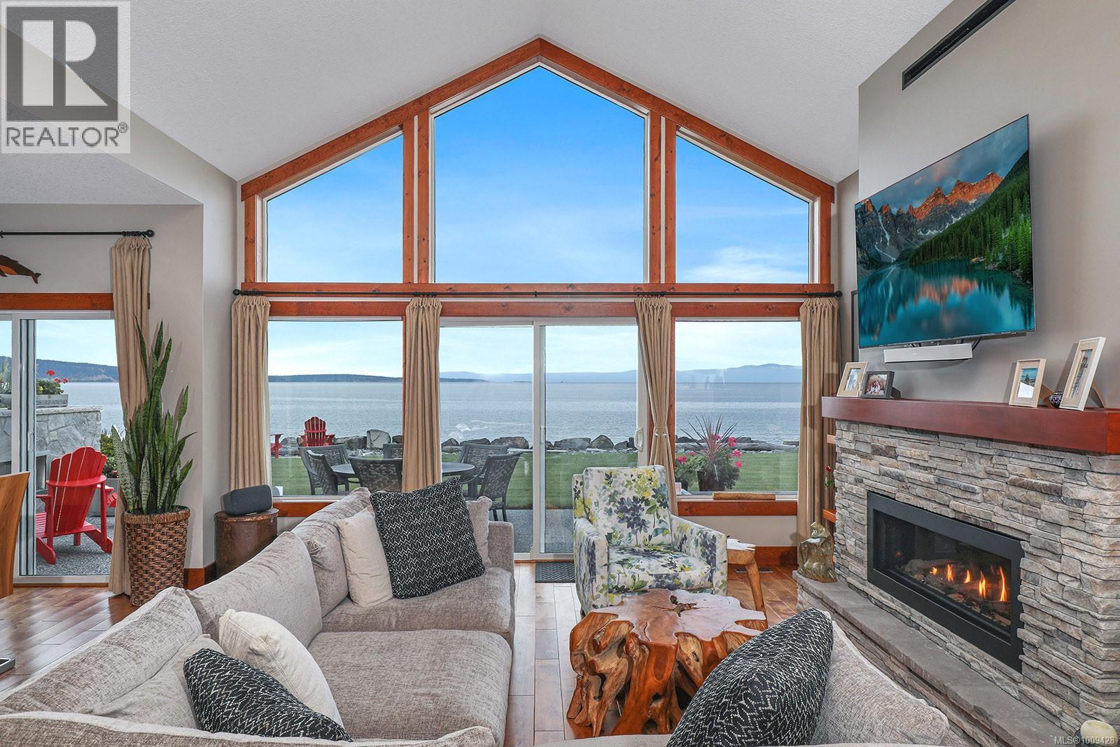 Photo 1 of 9 4320 Garrod Rd, Bowser BC