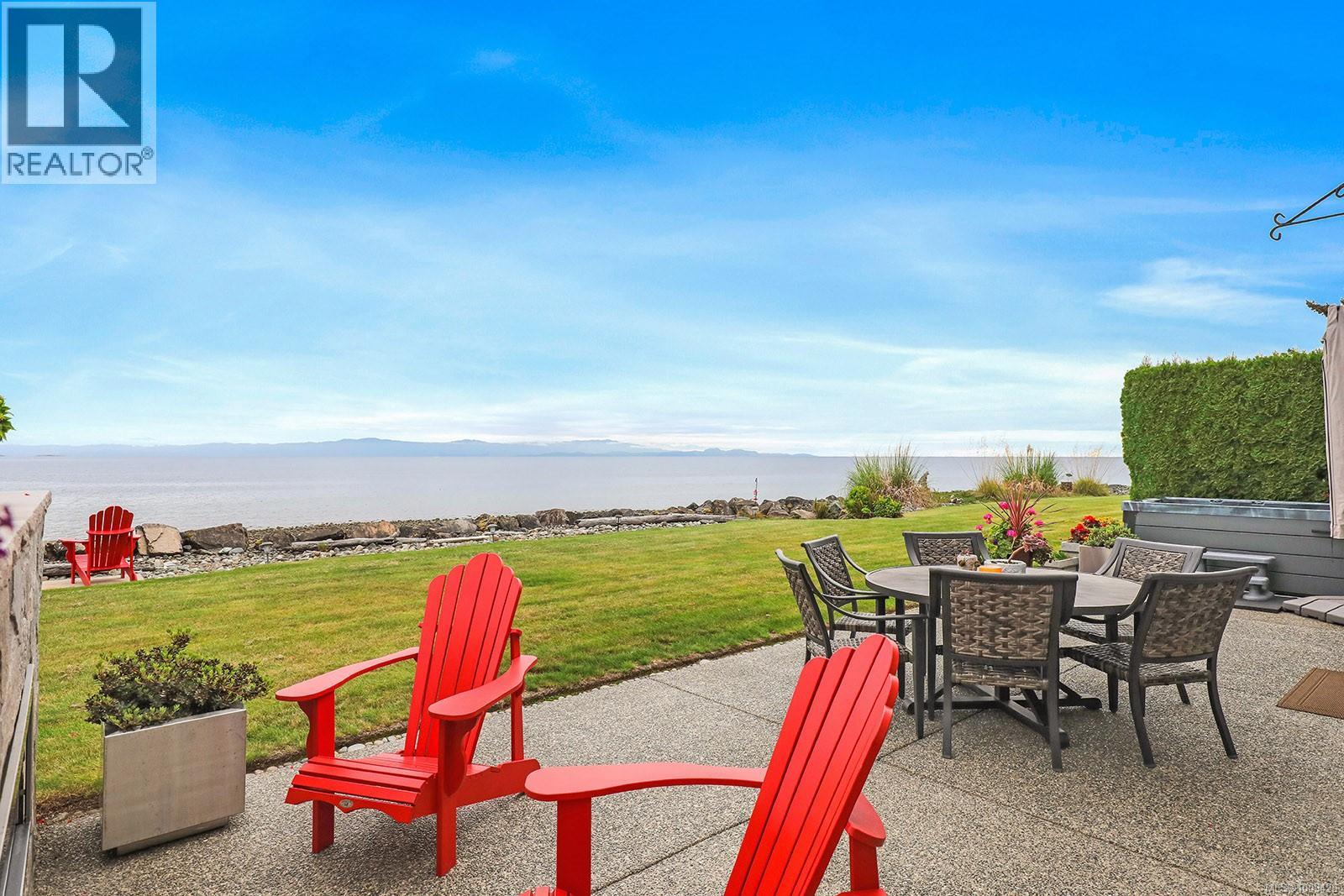 Photo 12 of 9 4320 Garrod Rd, Bowser BC