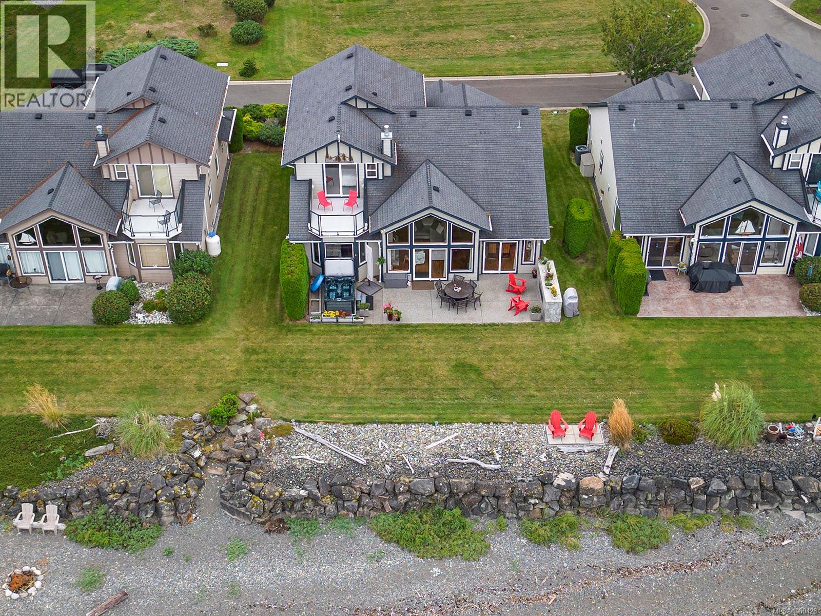Photo 21 of 9 4320 Garrod Rd, Bowser BC