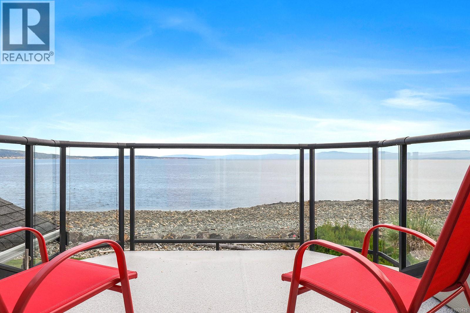 Photo 39 of 9 4320 Garrod Rd, Bowser BC