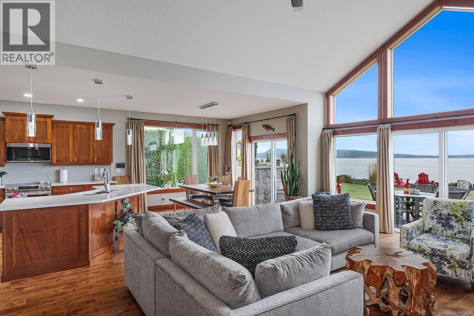 Photo 7 of 9 4320 Garrod Rd, Bowser BC