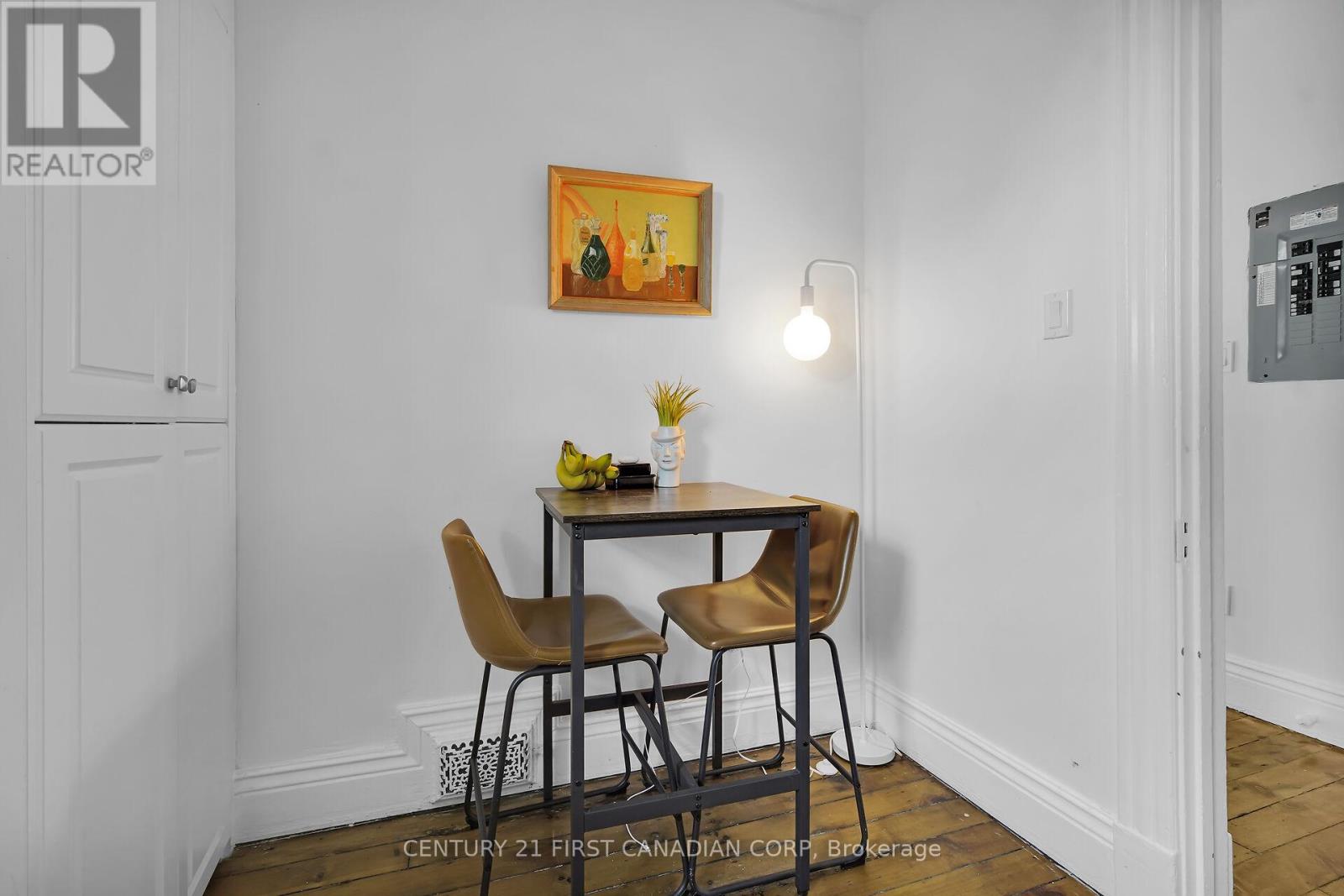 Photo 8 of 453 Quebec Street, London East ON