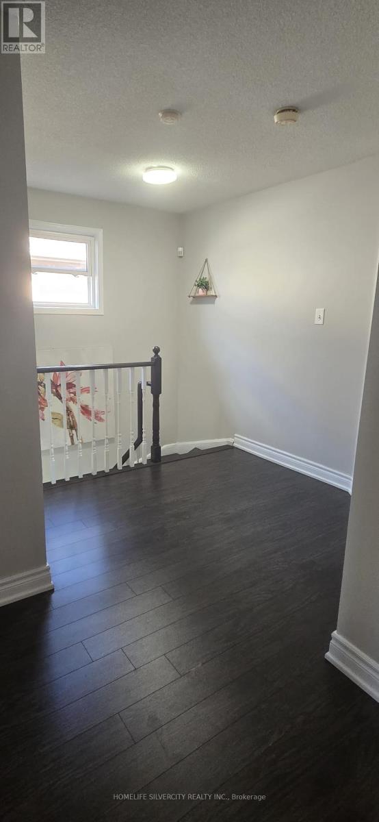 Photo 12 of 4800 Rosebush Road, Mississauga ON