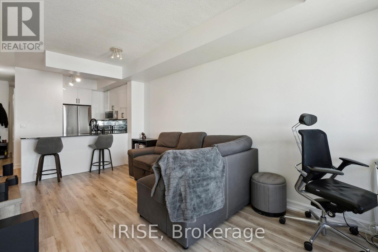 Photo 15 of 2812 1 Elm Drive W, Mississauga ON