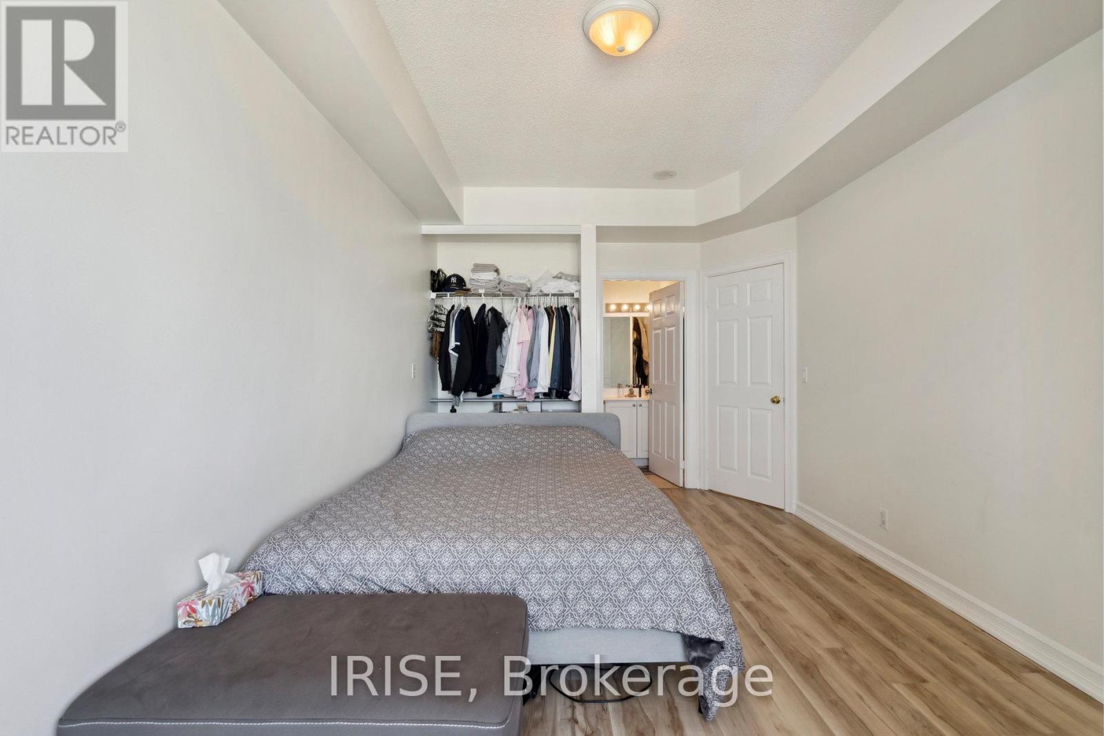 Photo 17 of 2812 1 Elm Drive W, Mississauga ON