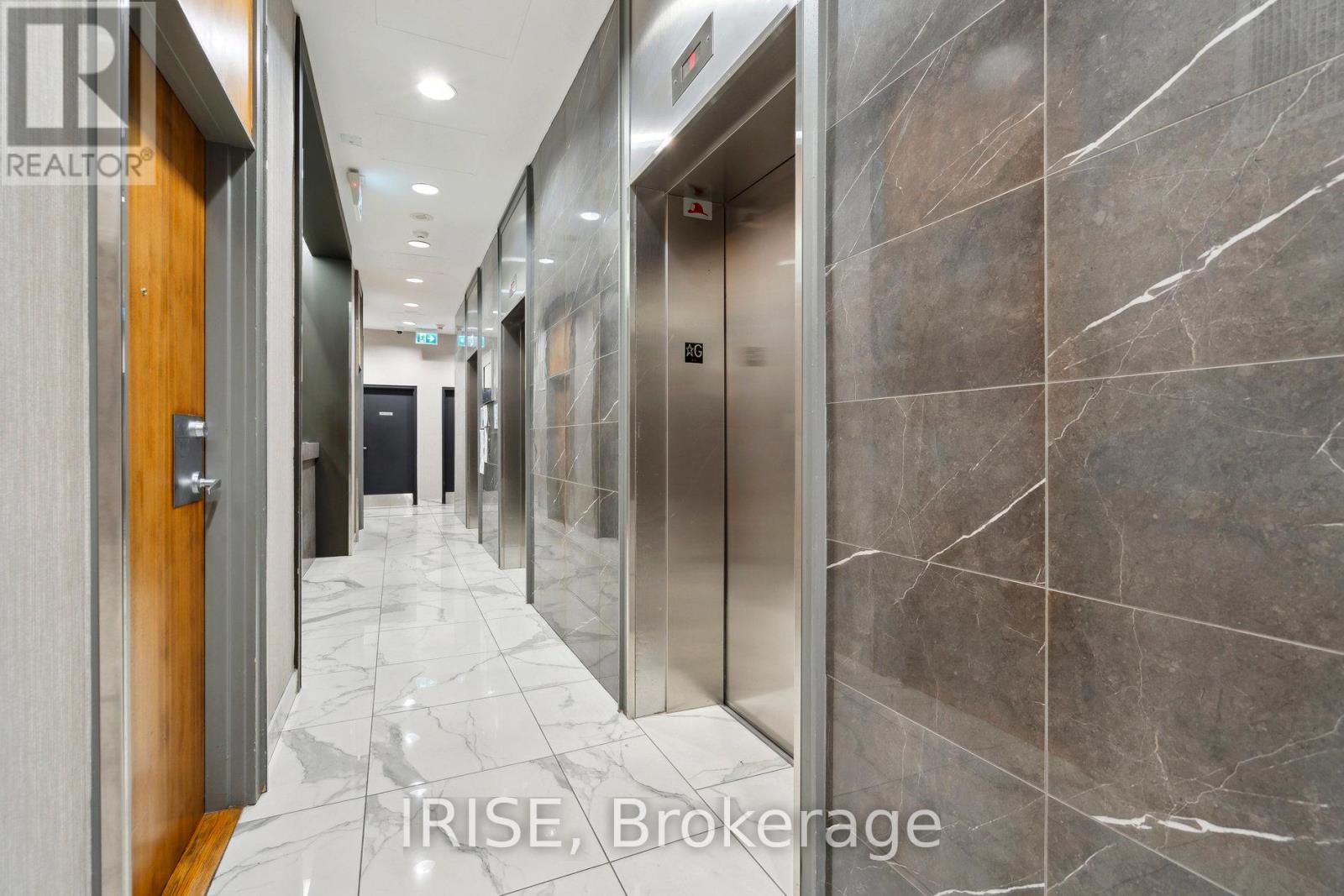 Photo 10 of 2812 1 Elm Drive W, Mississauga ON