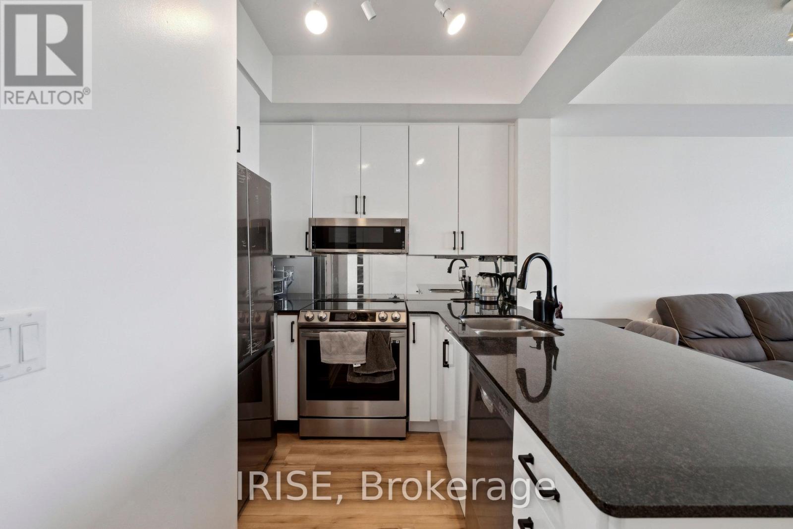 Photo 7 of 2812 1 Elm Drive W, Mississauga ON