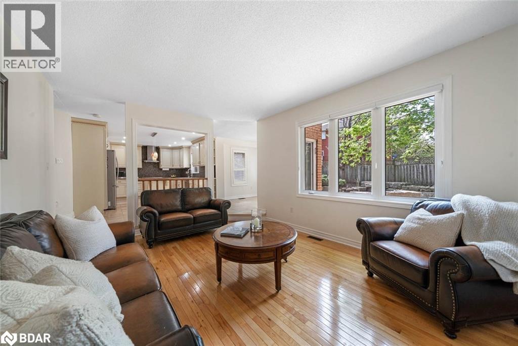 Photo 32 of 43 Falling Brook Drive, Barrie ON